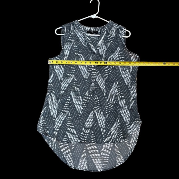 Fred David Women's V Neck Sleeveless Tops (Size L) - Picture 11 of 11